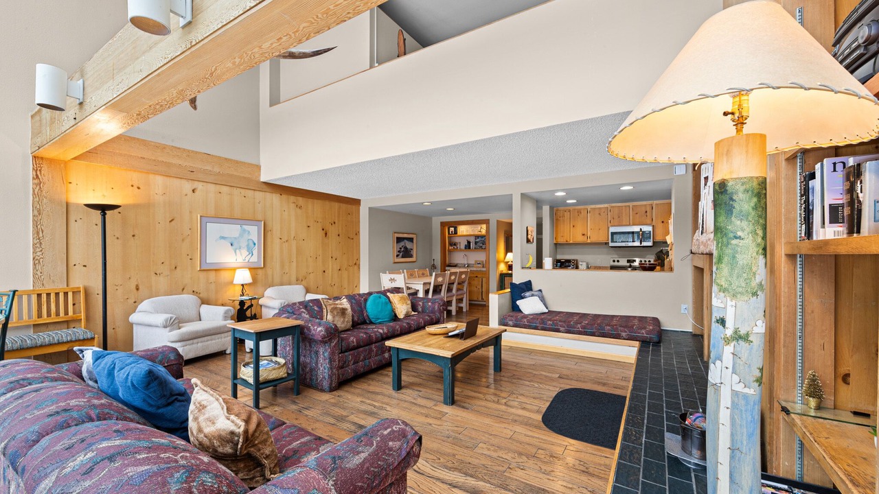 Photo of Livingroom in Lakeside Village
