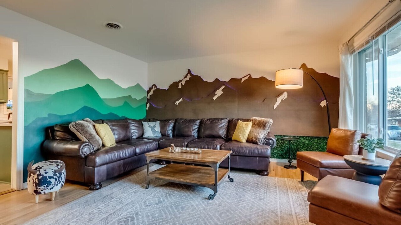 Photo of Livingroom in Arvada Plaza Area