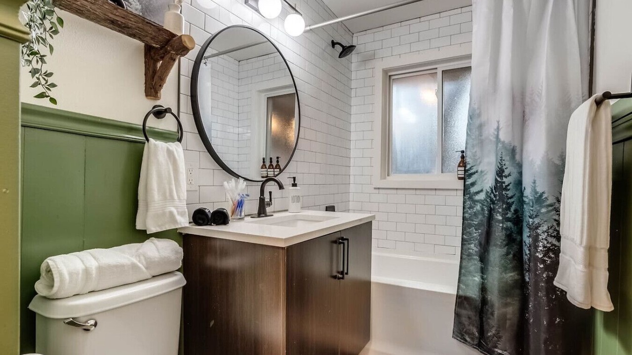Photo of Bathroom in Arvada Plaza Area