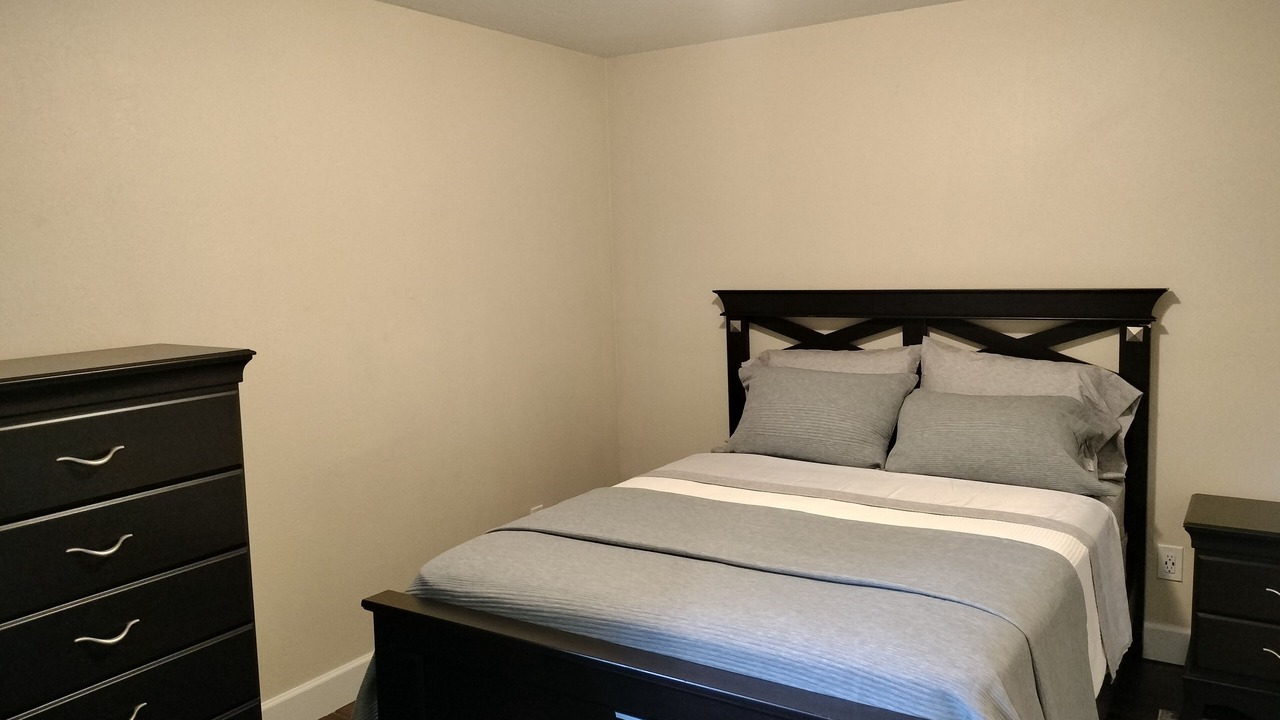 Photo of Bedroom in Edgewater