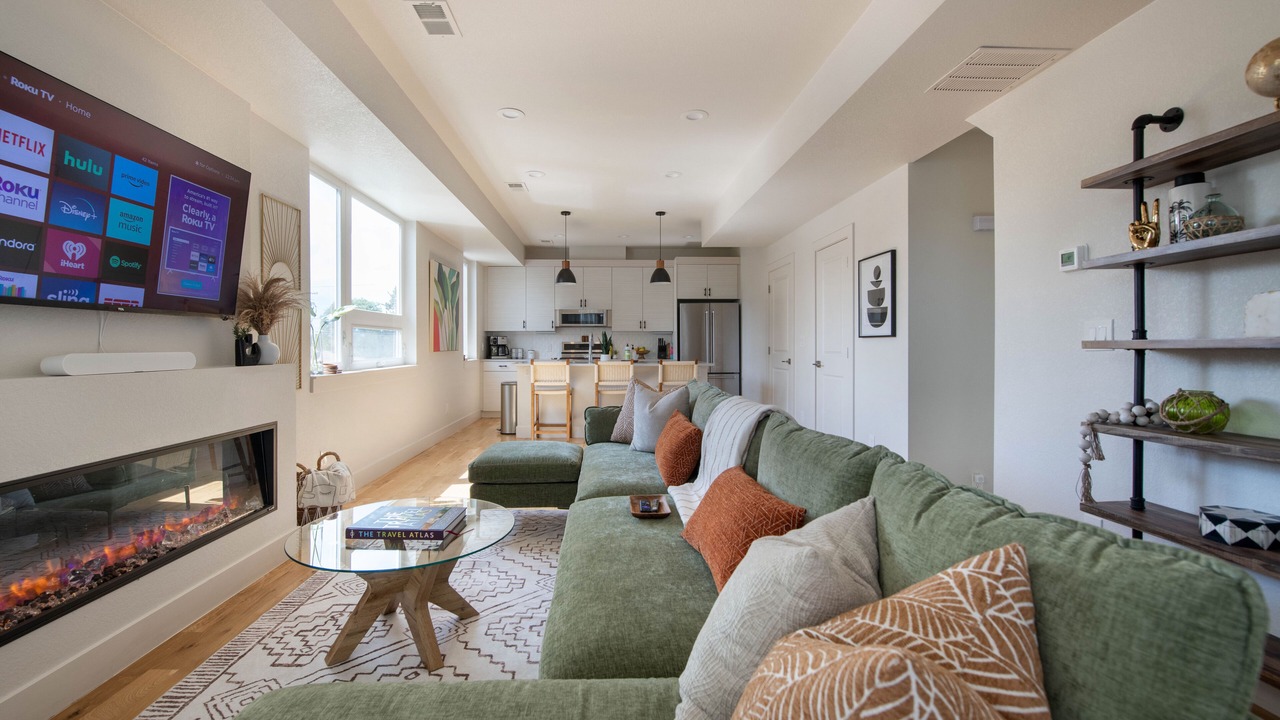 Photo of Livingroom in University Hills