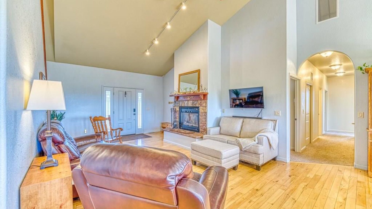 Photo of Bedroom in Colorado City