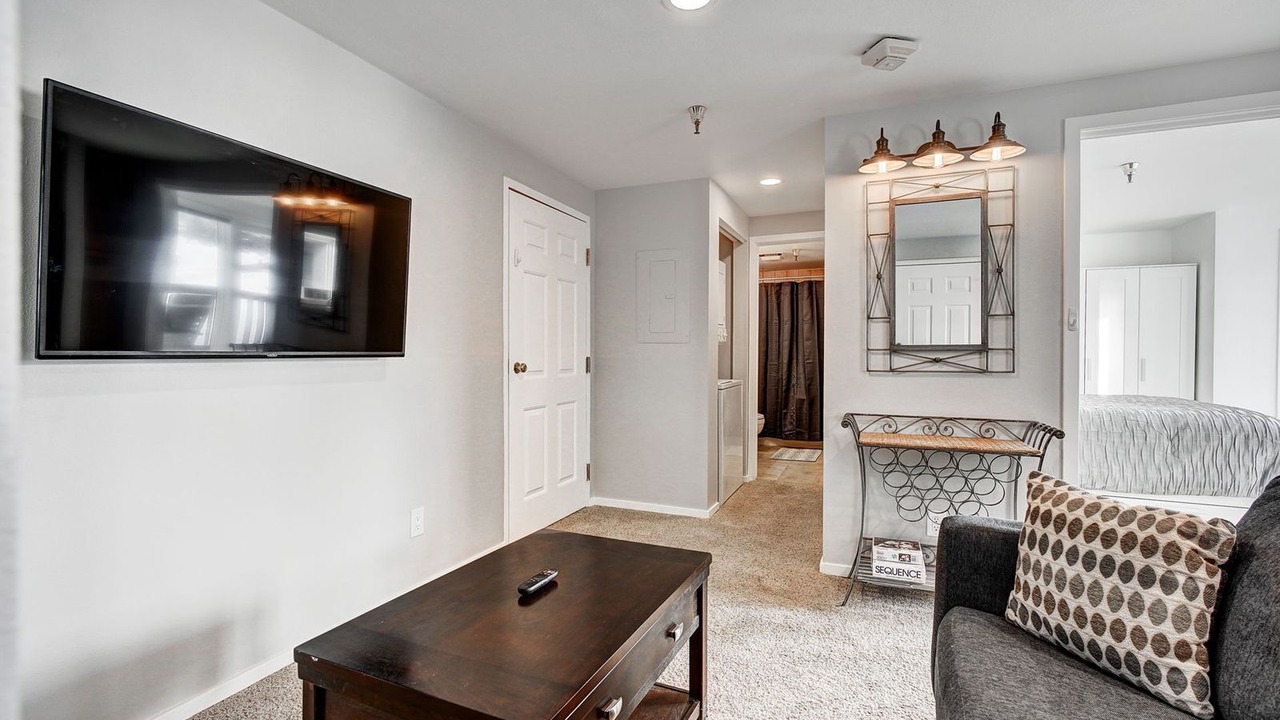 Photo of Livingroom in Four O'Clock