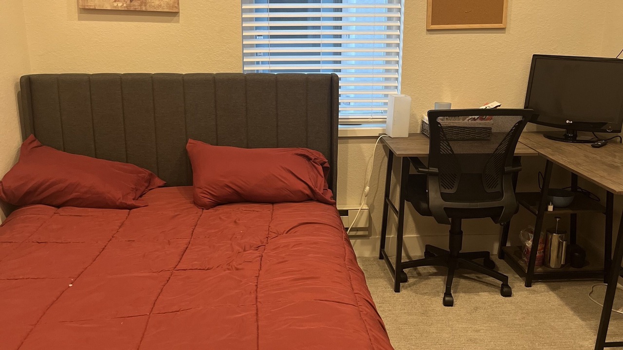 Photo of Bedroom in Hale