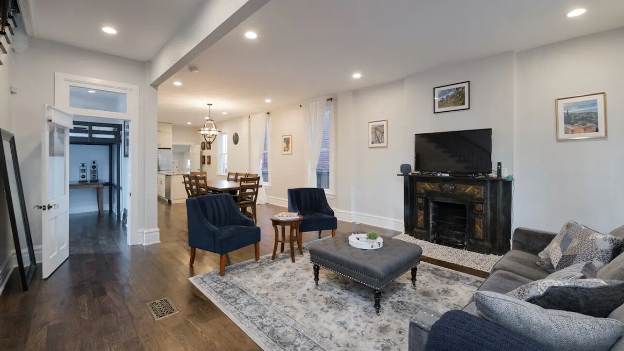 Photo of Livingroom in Five Points