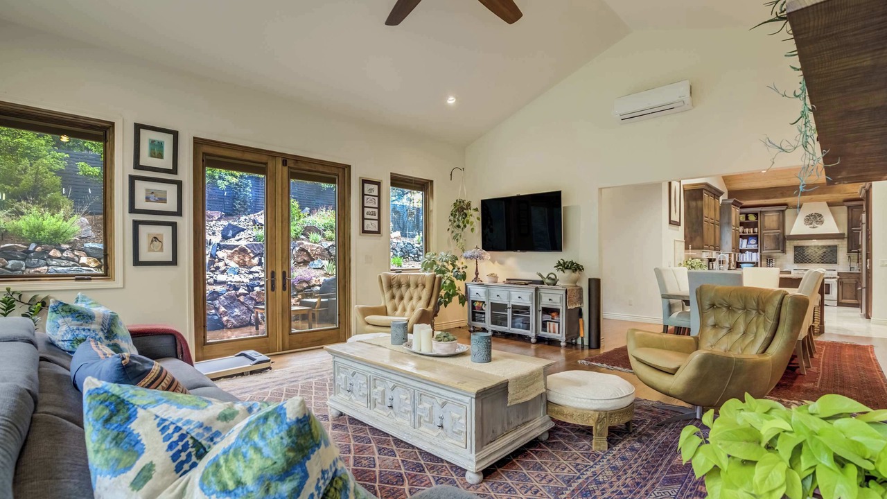 Photo of Livingroom in Broadmoor
