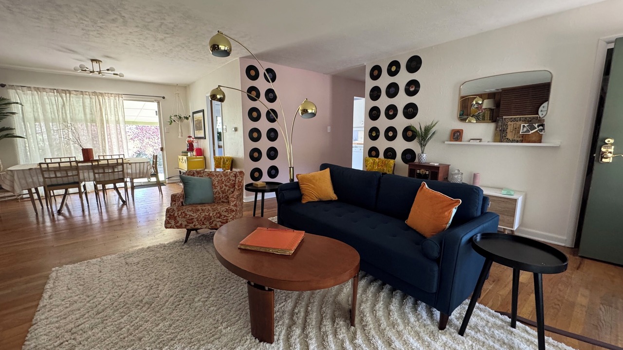 Photo of Livingroom in Skyway