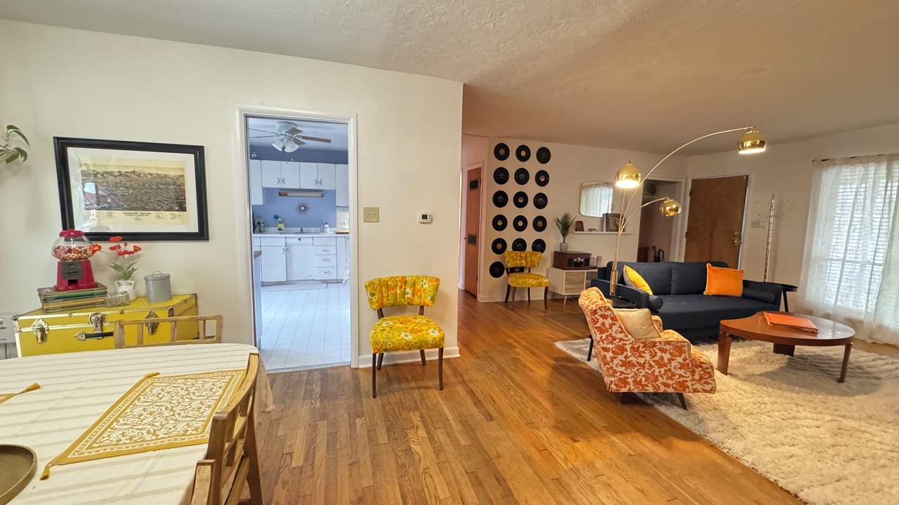 Photo of Livingroom in Skyway
