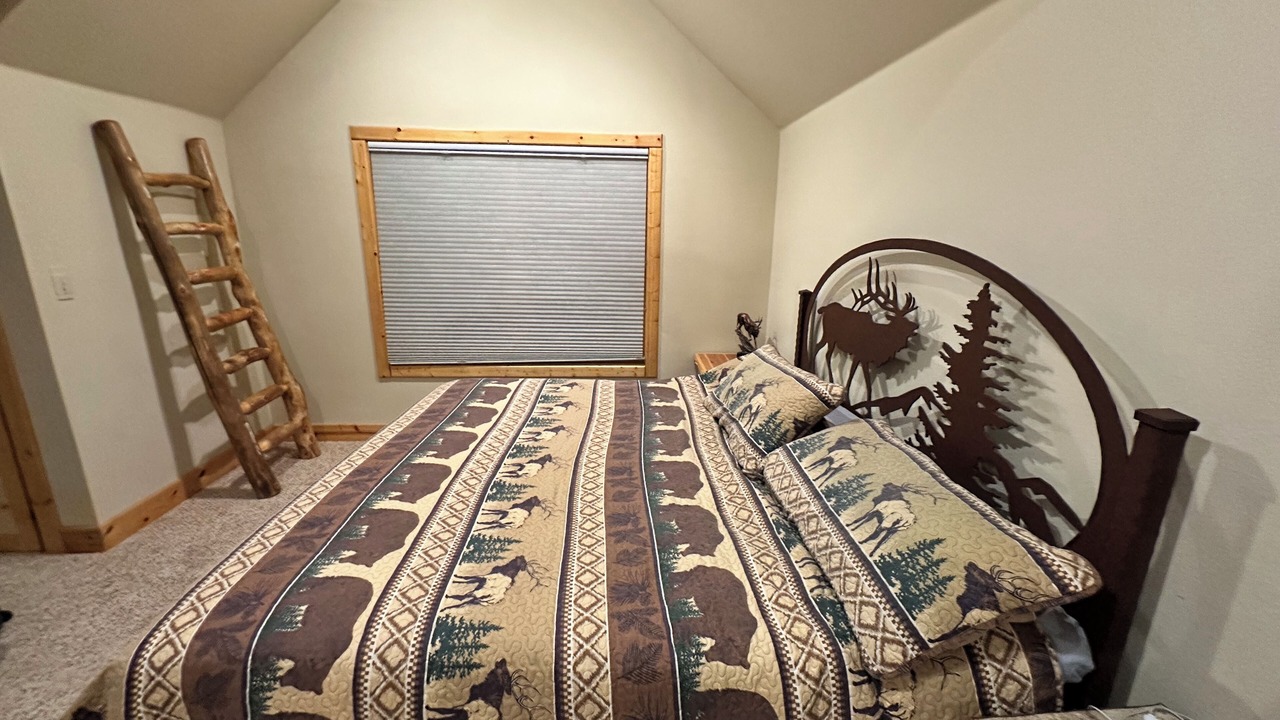 Photo of Bedroom in South Fork