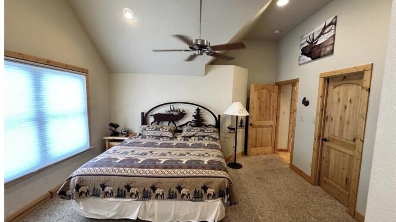 Photo of Bedroom in South Fork
