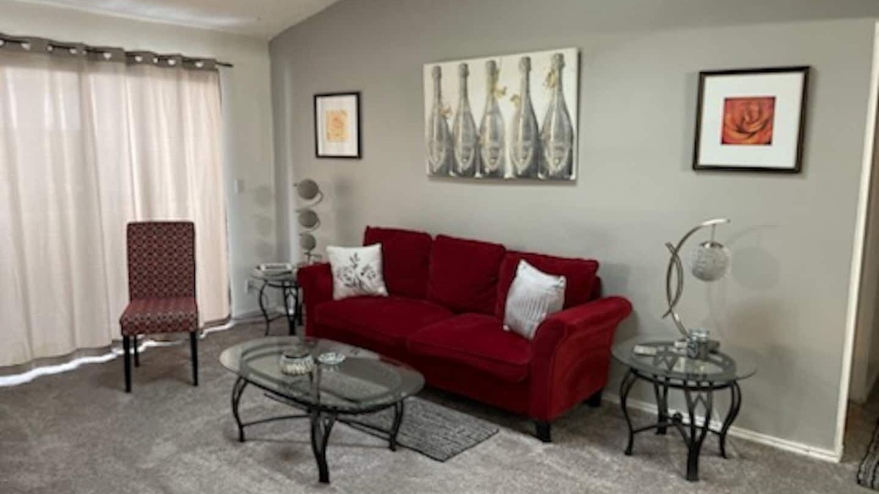 Photo of Livingroom in Aurora