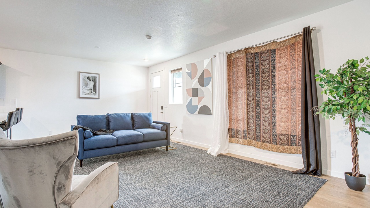 Photo of Livingroom in Aurora