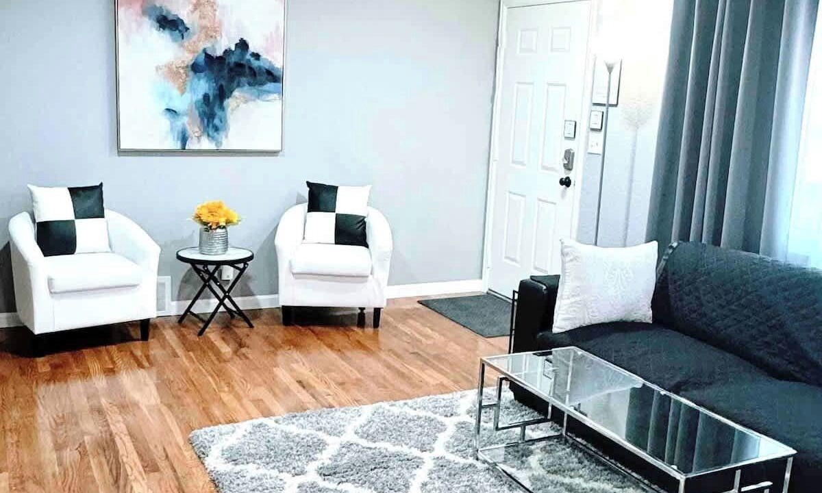 Photo of Livingroom in Dupont