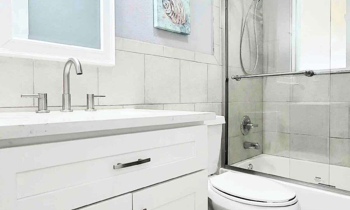 Photo of Bathroom in Dupont