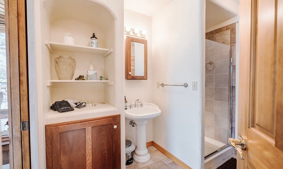Photo of Bathroom in Kissing Camels