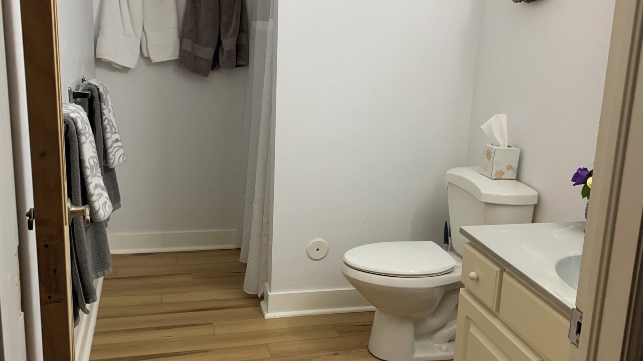 Photo of Bathroom in Lazear