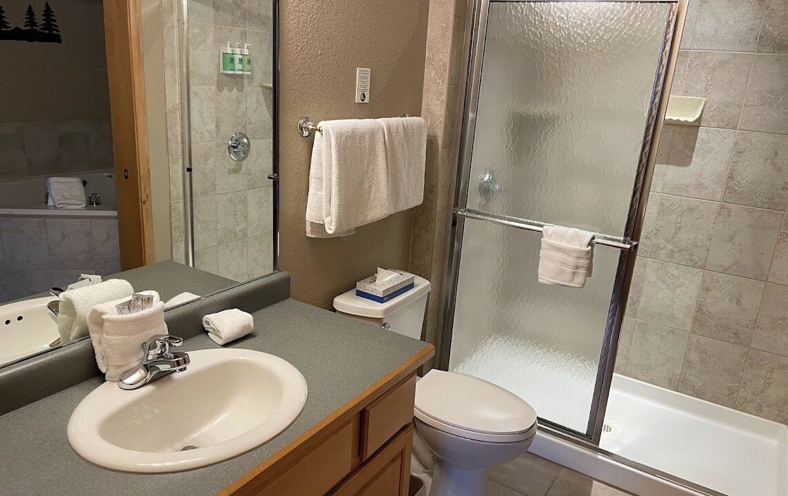 Photo of Bathroom in Peak 9