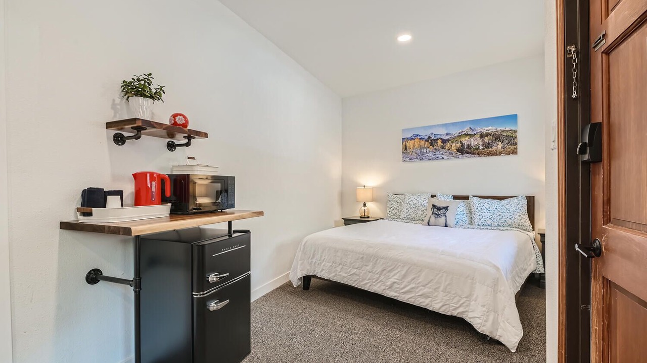 Photo of Bedroom in Idaho Springs