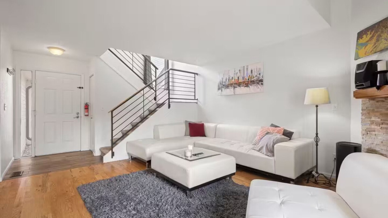 Photo of Livingroom in Ken Caryl