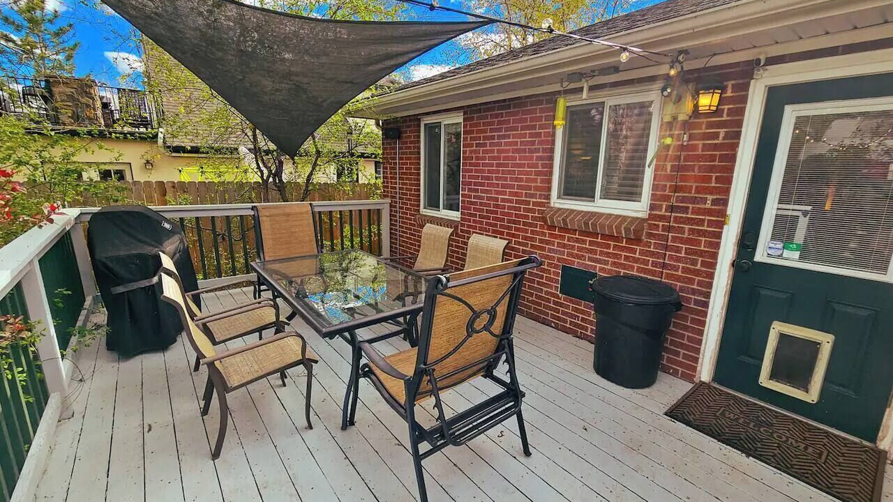 Photo of Outdoor in Hale
