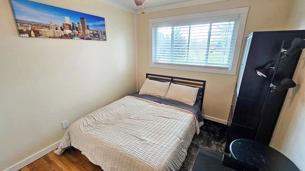 Photo of Bedroom in Hale