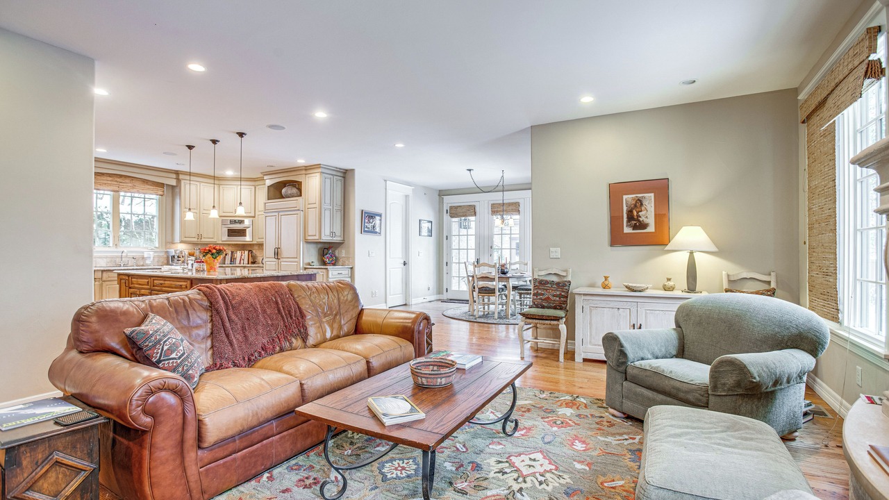 Photo of Livingroom in University Park