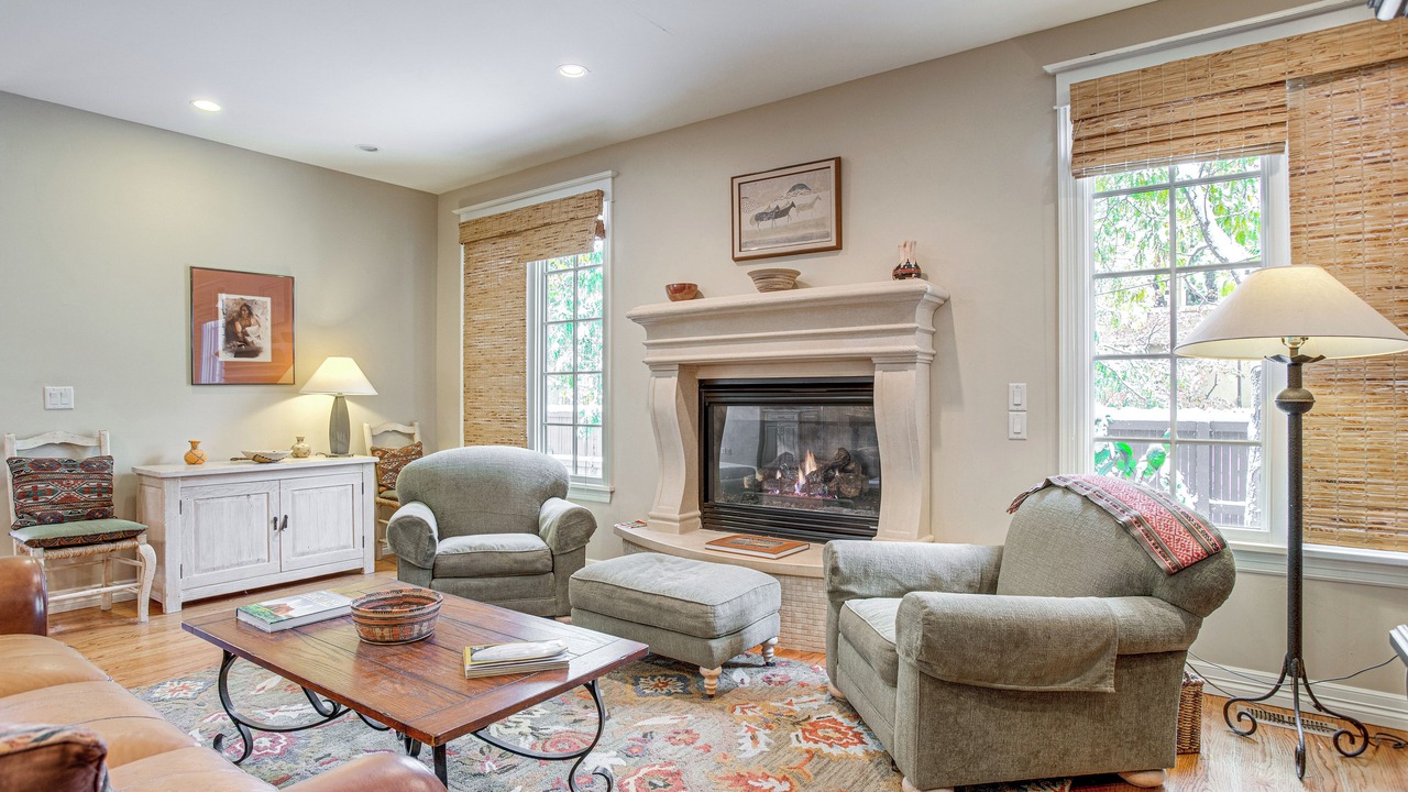 Photo of Livingroom in University Park