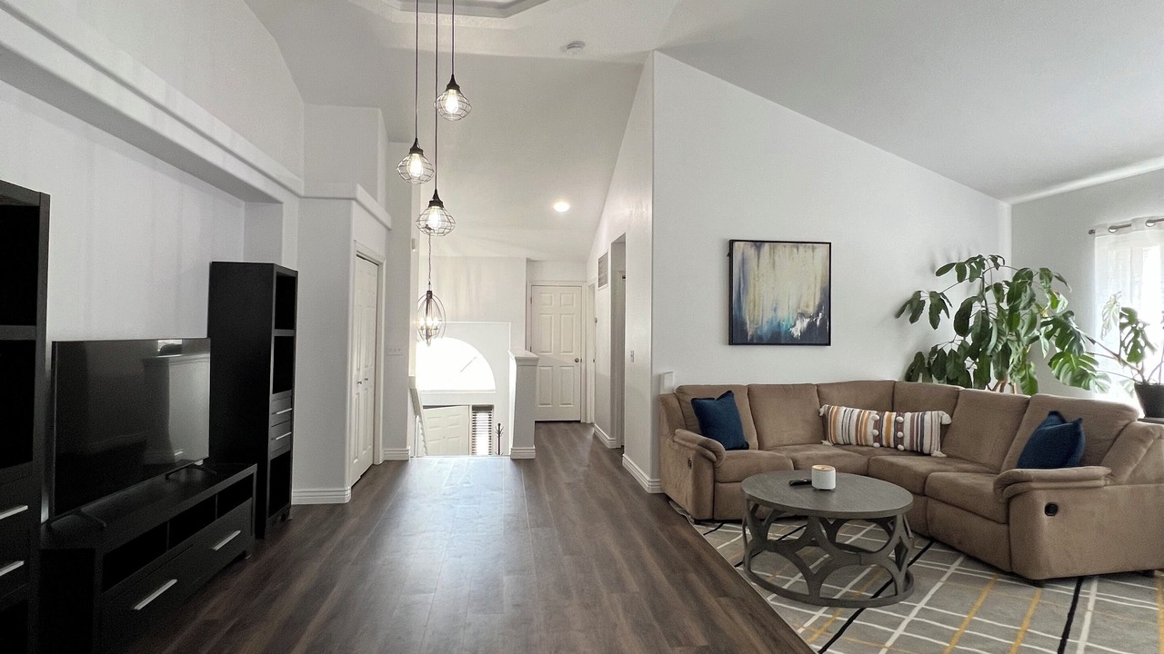 Photo of Livingroom in Grant Ranch