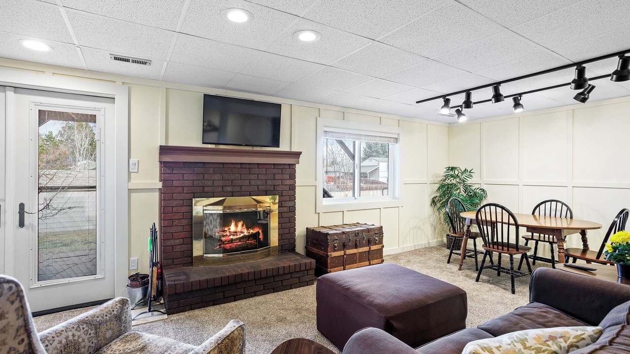 Photo of Livingroom in North Central Westminster