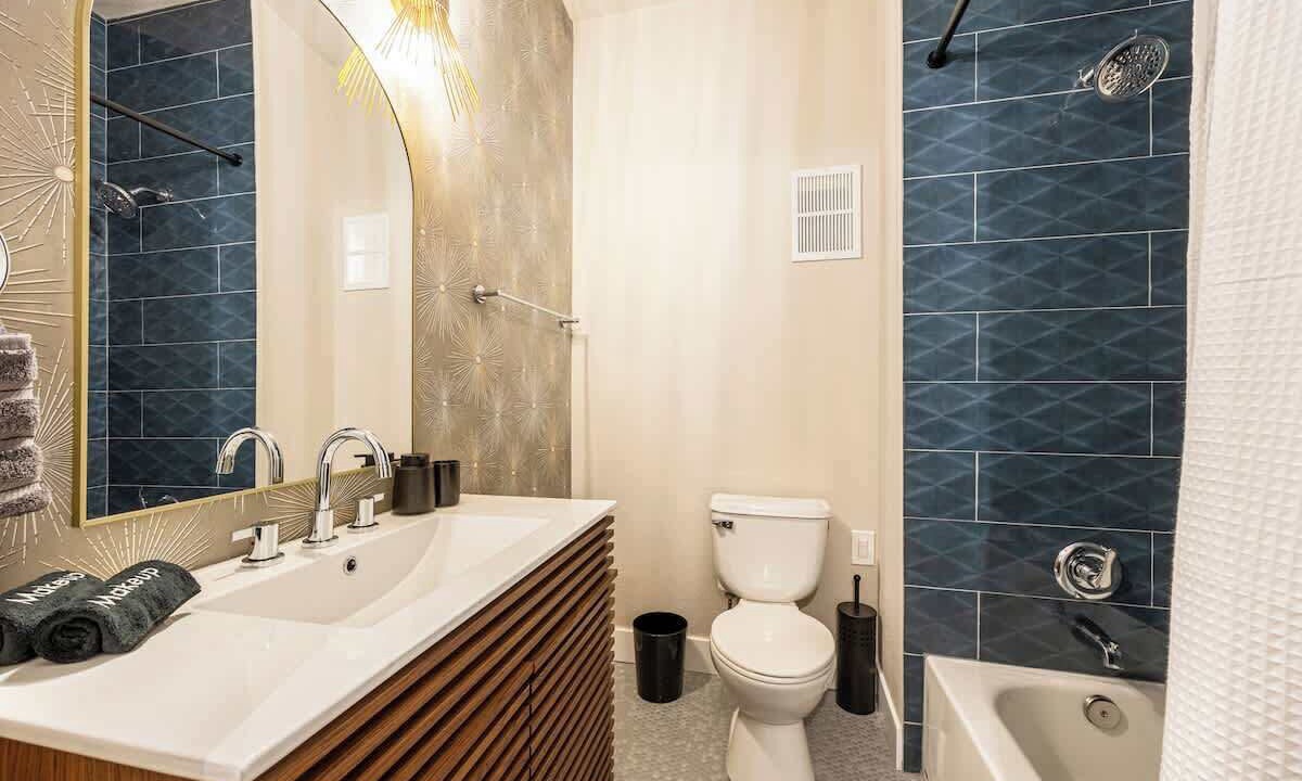 Photo of Bathroom in Applewood Villages