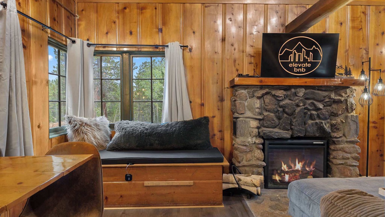 Photo of Livingroom in Black Hawk