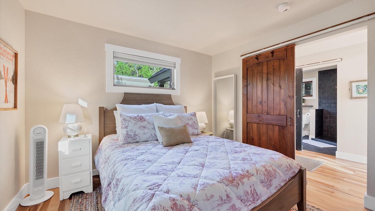 Photo of Bedroom in Idaho Springs