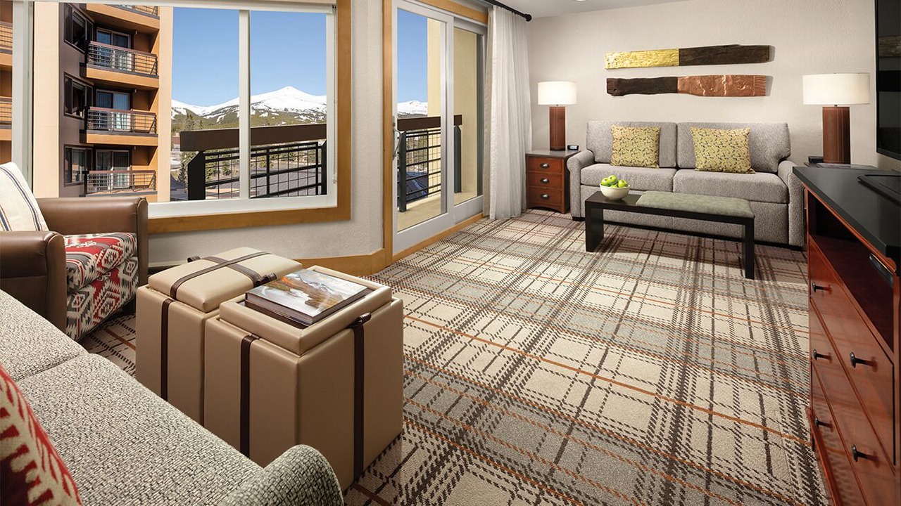 Photo of Livingroom in Peak 9