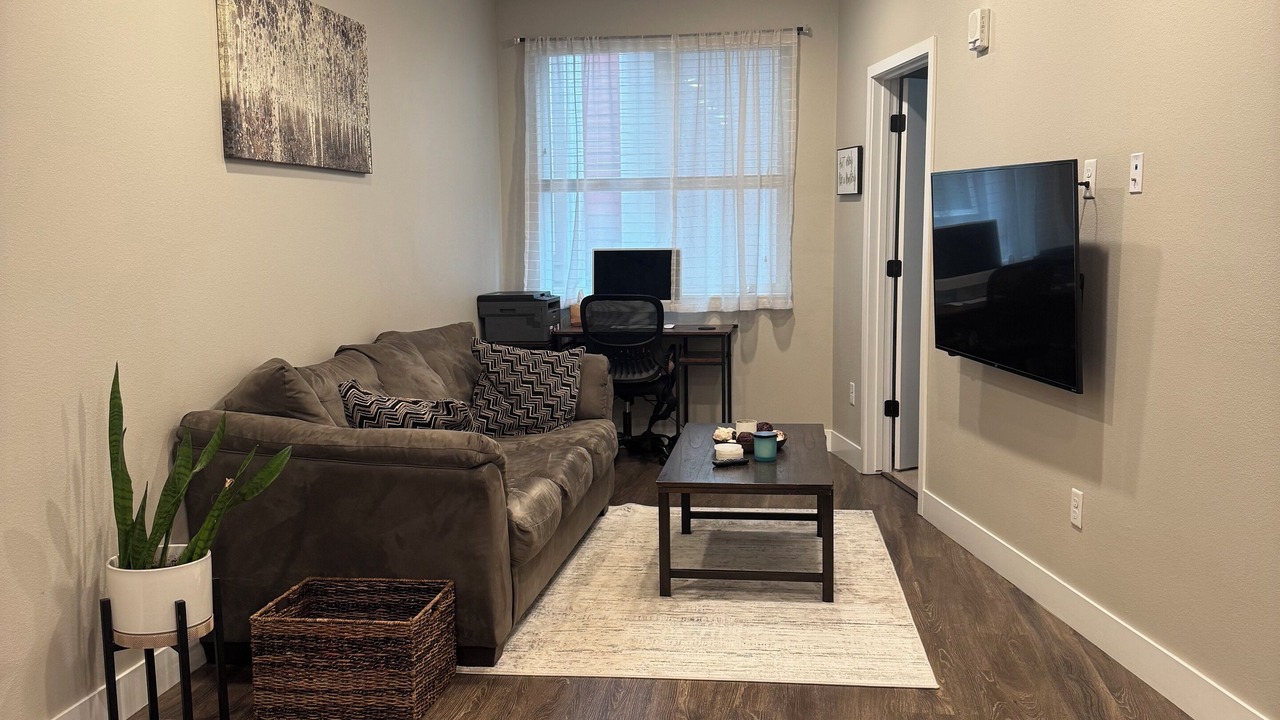 Photo of Livingroom in Jefferson Park
