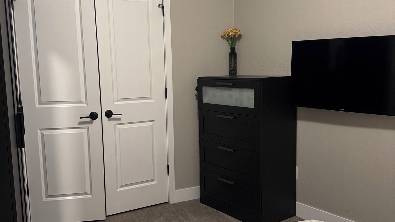 Photo of Bedroom in Jefferson Park