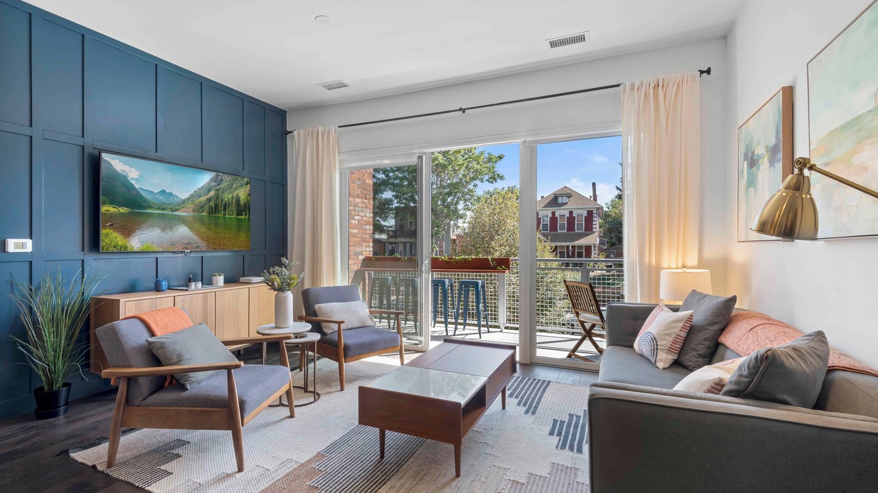 Photo of Livingroom in Five Points