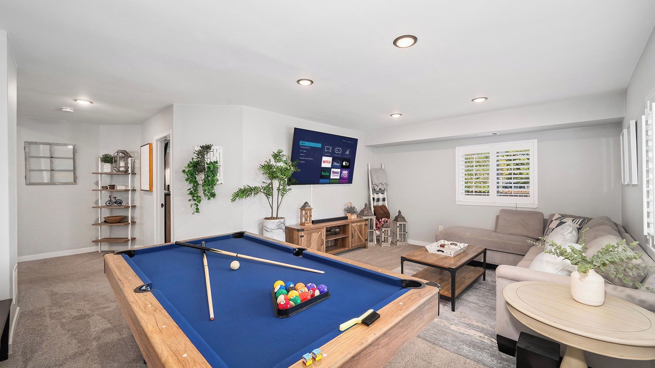 Photo of Livingroom in Edgewater