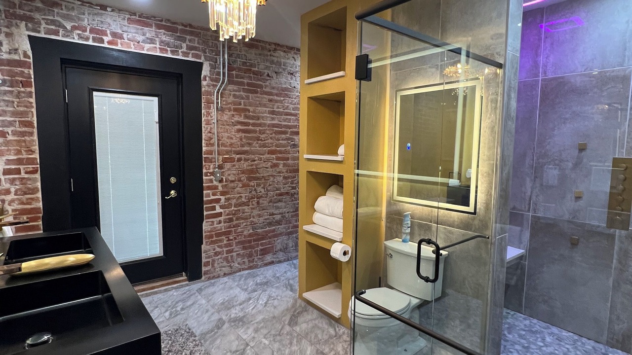 Photo of Bathroom in Cheesman Park