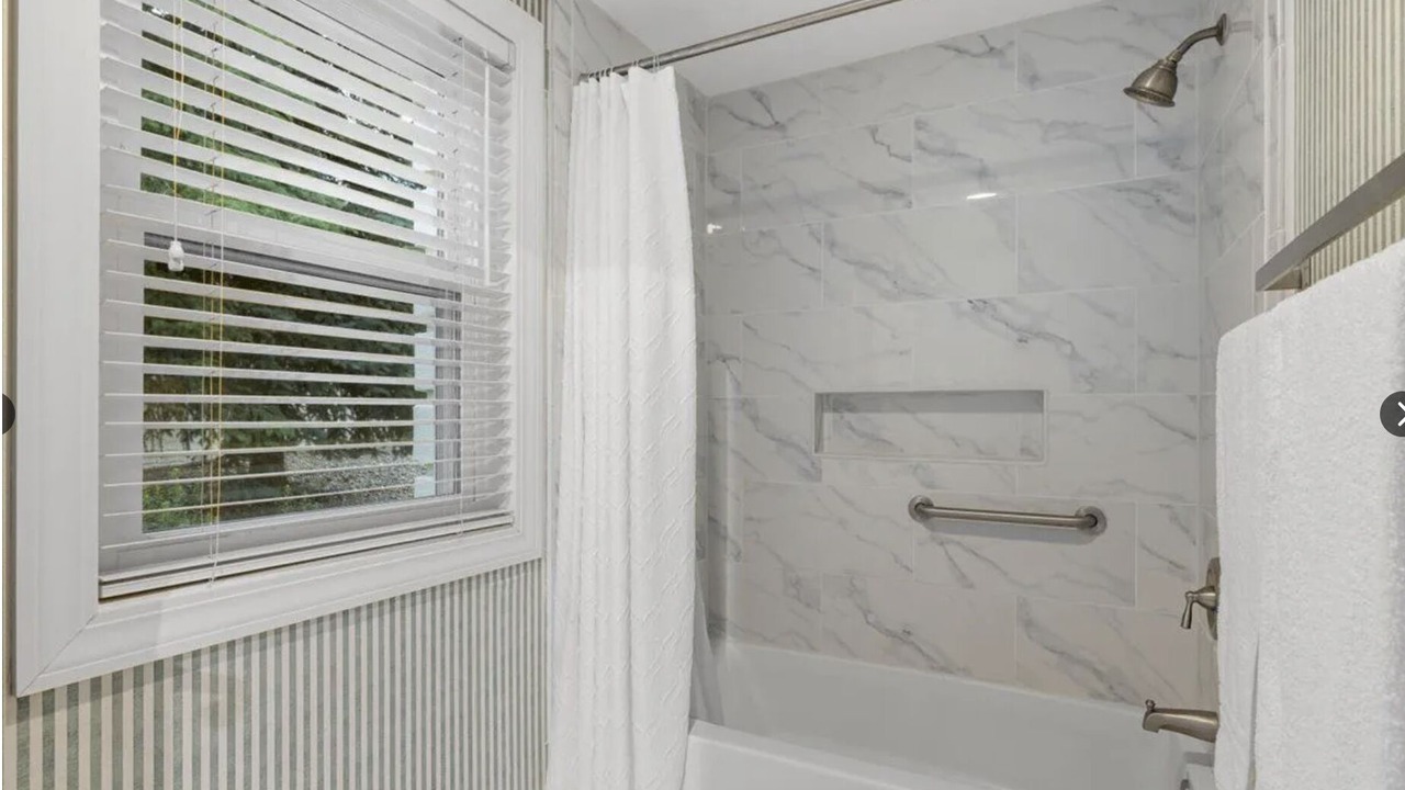 Photo of Bathroom in Broadmoor