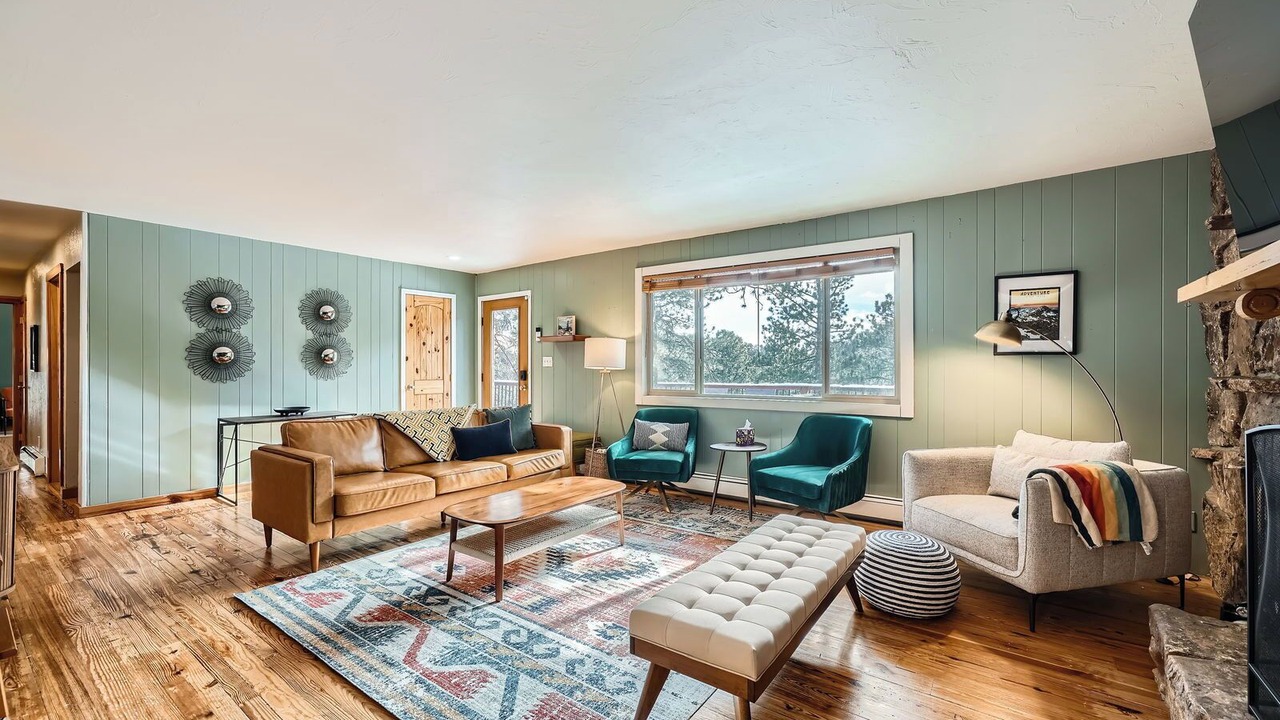 Photo of Livingroom in North Central Evergreen