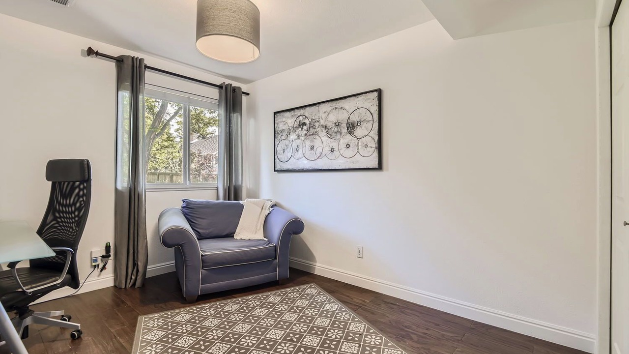Photo of Livingroom in Englewood