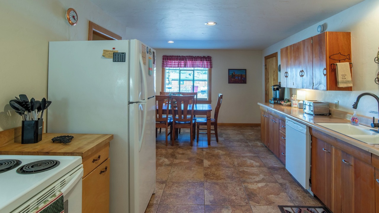 Photo of Kitchen in South Fork