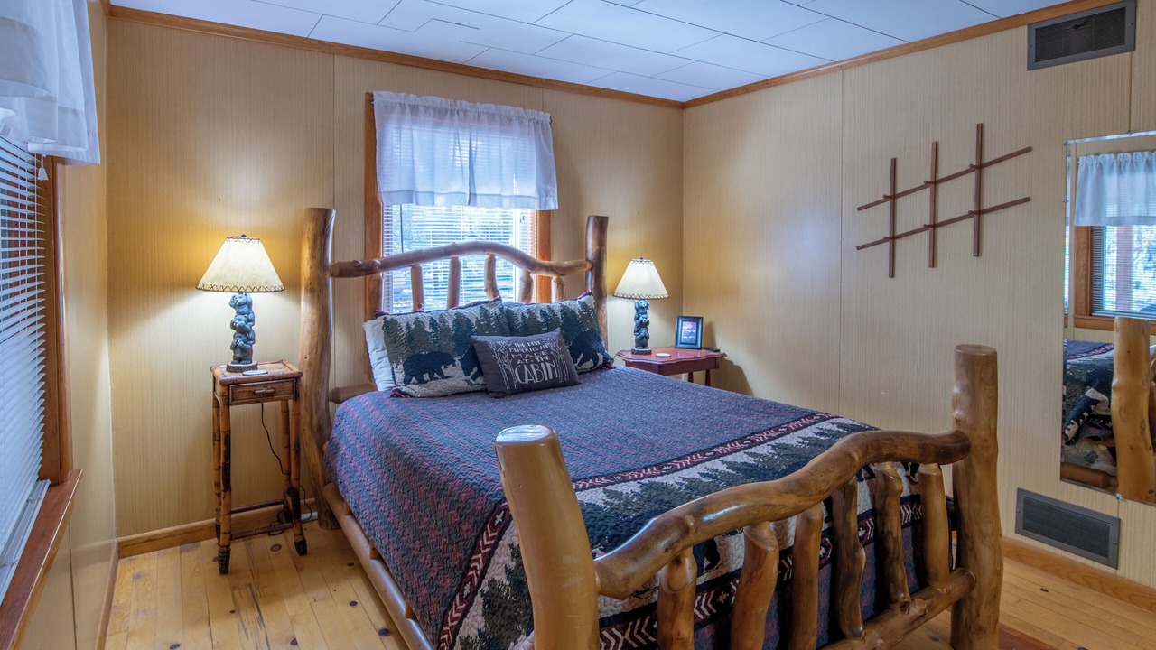 Photo of Bedroom in South Fork