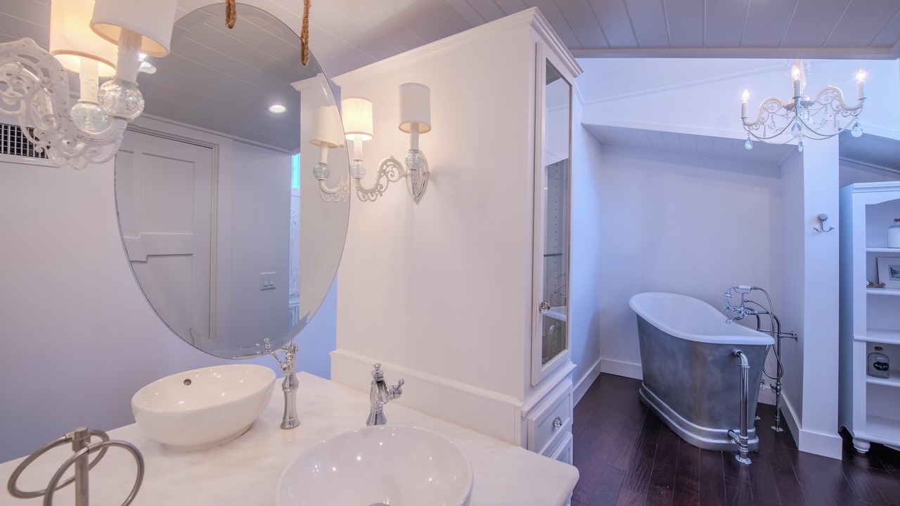 Photo of Bathroom in Naples Park