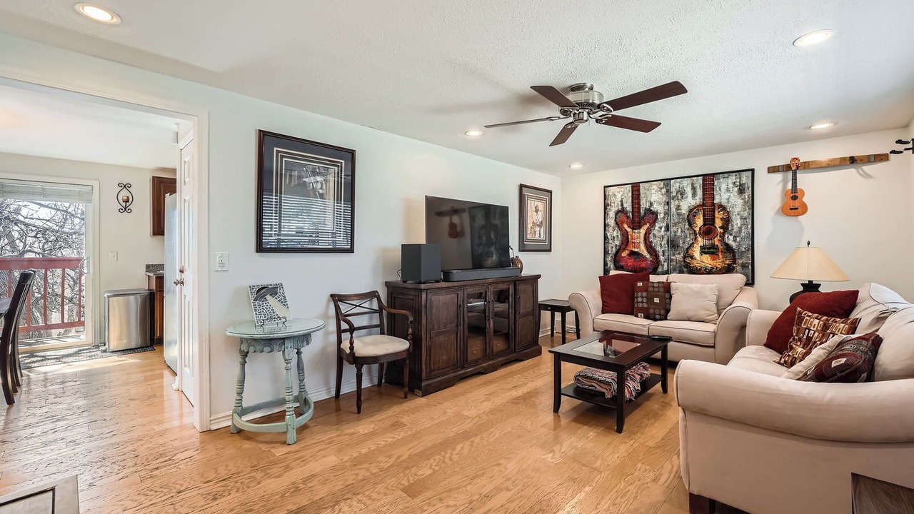 Photo of Livingroom in Belmar Park