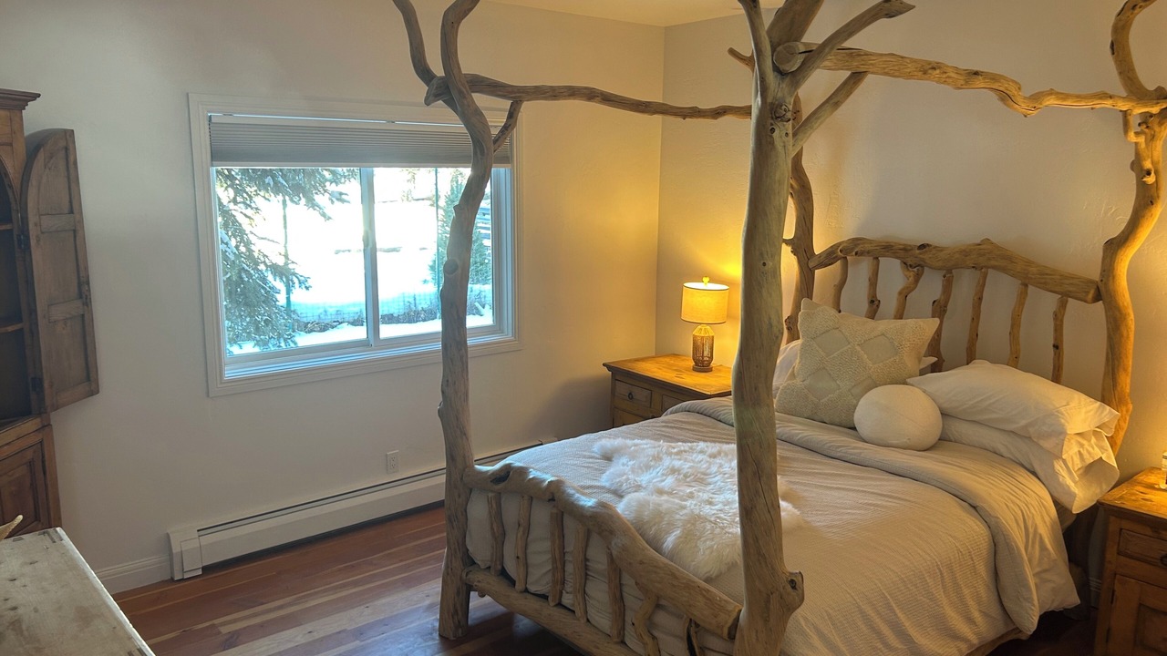 Photo of Bedroom in Missouri Heights
