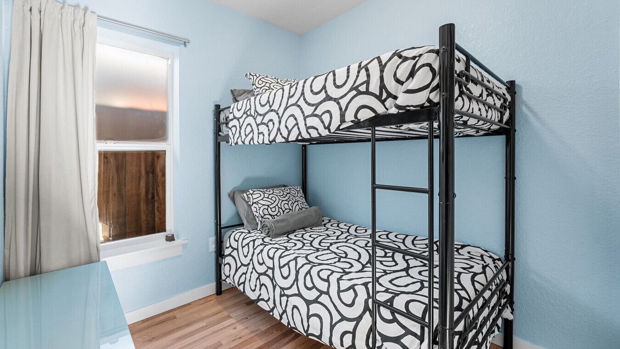 Photo of Bedroom in Overland