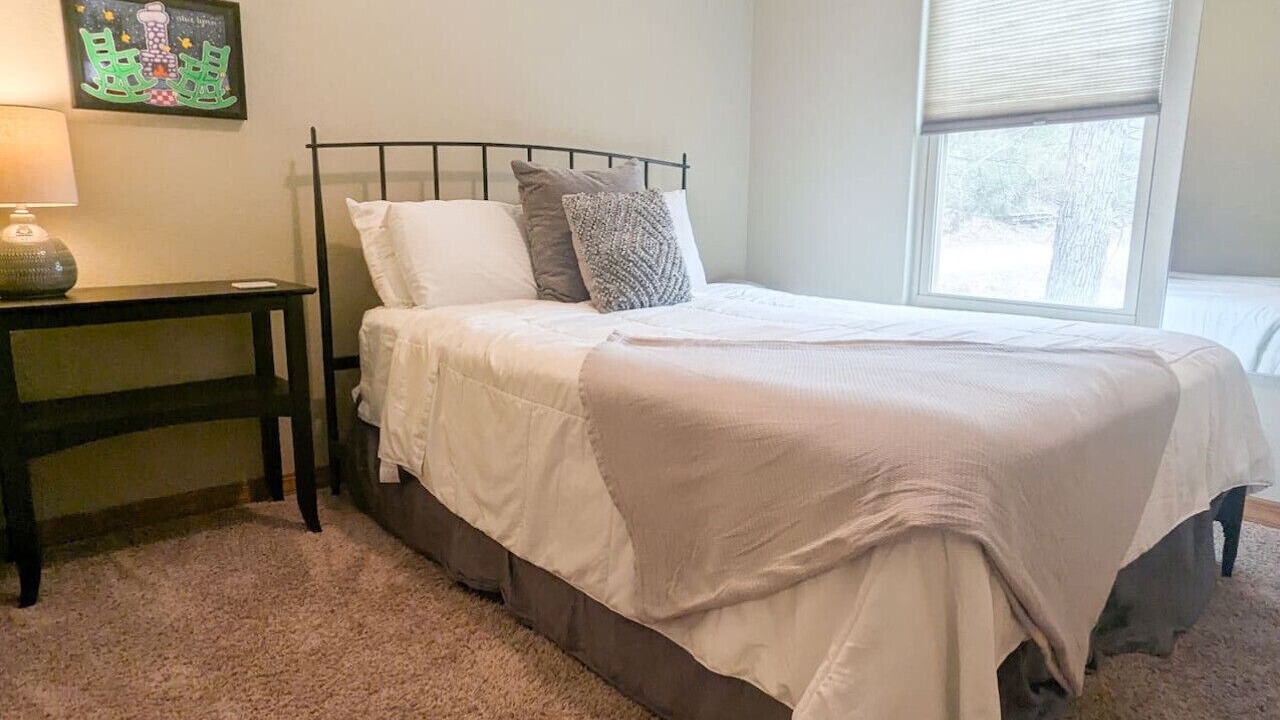 Photo of Bedroom in Sylvan Shores