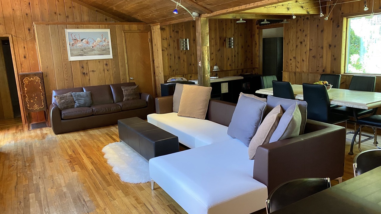 Photo of Livingroom in Redstone