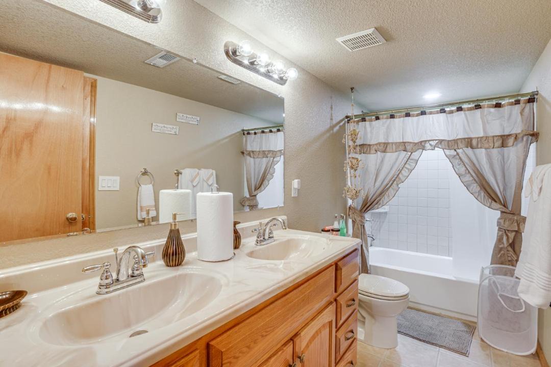 Photo of Bathroom in Aurora